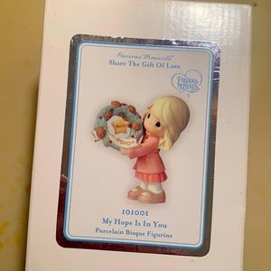 *NEW* PRECIOUS MOMENTS CHRISTMAS FIGURINE🎄